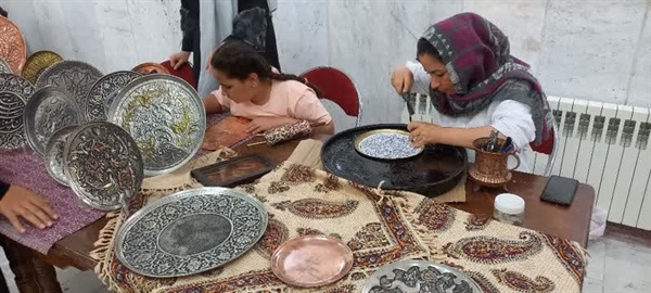 به مناسبت هفته صنایع دستی / برپایی نمایشگاه صنایع دستی در شهرستان ابهر